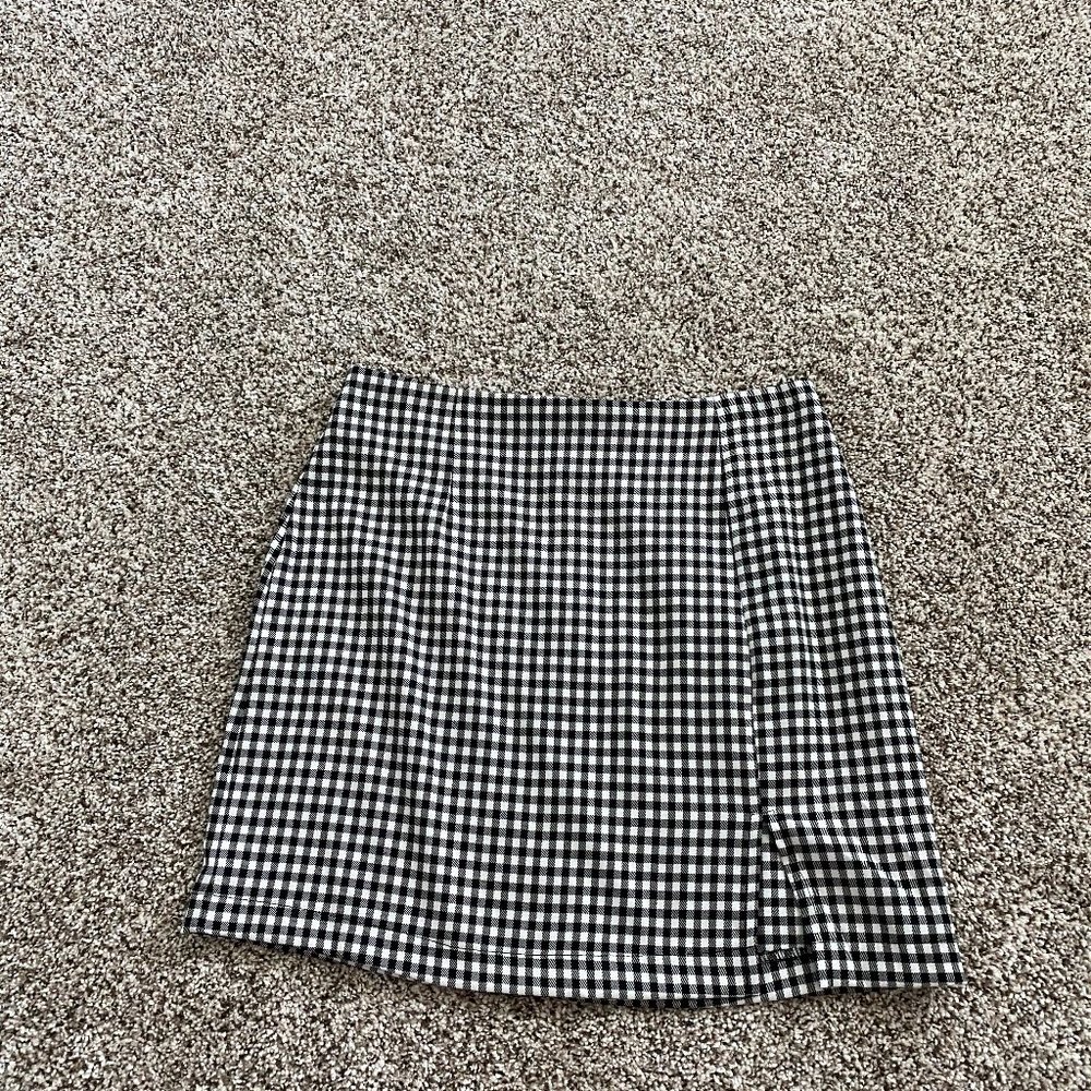 black and white plaid skirt